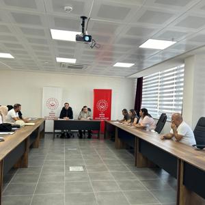 İl Müdürümüz Naci Yılmaz başkanlığında Şehit Yakınları ve Gaziler Biriminde çalışan meslek elemanlarıyla koordinasyon toplantısı gerçekleştirildi. - fotoğraf 1
