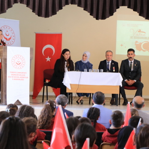 Kahraman Gazilerimiz ve Şehit Yakınlarımız Vatan Ve Kahramanlık Buluşmaları Etkinliklerinde Geleceğimizin Teminatı Gençlerimizle bir Araya Gelmeye Devam Ediyor  - fotoğraf 2