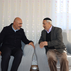 Şehidimiz Özkan DUMLU ‘nun kıymetli annesi ve babası İl Müdürümüz Abdulbari AKSOY tarafından ziyaret edilmiştir. - fotoğraf 2