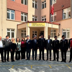 Kahraman Gazilerimiz ve Askerlerimiz Orhan Şaik Gökyay Güzel Sanatlar Lisesi Öğrencilerimizle Buluştu - fotoğraf 13