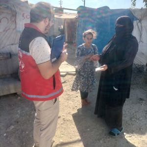 #TarsusSHM ASDEP Ekiplerimiz tarafından Yunus Emre Mahallesi'nde bulunan mevsimlik tarım işçileri ile saha çalışması yapılmış olup, #ALO183, #KADES Kullanımı, 6284 Sayılı Kadına Karşı Şiddetin Önlenmesine Dair Kanun hakkında bilgilendirme yapılmıştır. - fotoğraf 1
