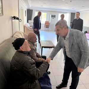 İl Müdürümüz Naci YILMAZ, Silifke Huzurevimizi ziyaret ederek kıymetli büyüklerimizle bir araya geldi. Ayrıca rehberlik ve denetim çalışmalarında bulundu. - fotoğraf 1