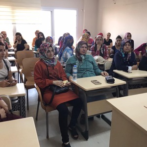 “Çocuk Yetiştirmede Güncel Konular” ile “Çocukluğa Doğru:2-6 Yaş”  Konulu Eğitimler Verildi. - fotoğraf 1