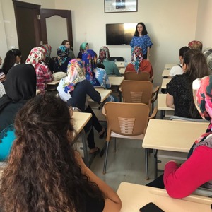 “Çocuk Yetiştirmede Güncel Konular” ile “Çocukluğa Doğru:2-6 Yaş”  Konulu Eğitimler Verildi. - fotoğraf 2