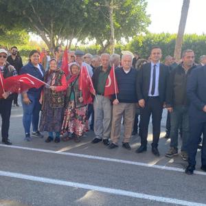 Silifke Kaymakamı ve Belediye Başkanı ile Silifke Huzurevimiz elleri öpülesi büyüklerimiz,#CumhuriyetBayramında ilçede yapılan etkinliklere katılım sağladılar. Kuruluşta bu özel gün için pasta kestiler. - fotoğraf 1