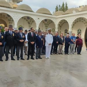 28.10.2024 tarihinde vefat eden Kıbrıs Gazimiz Abdulvahap DÖNERTAŞ, kılınan cenaze namazı sonrası Güneykent mezarlığına defnedilmiştir.Cenaze törenine İl Müdürlüğümüzce katılım sağlanmıştır. - fotoğraf 1