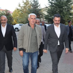 Şehit Yakınları ve Gaziler Genel Müdürümüz Sayın Muharrem KURT tarafından Şehit Tabip Teğmen Hulusi ELÇİ’ nin kıymetli ailesi ziyaret edilmiştir. Ziyarete İl Müdürümüz Abdulbari AKSOY’da eşlik etti. - fotoğraf 4