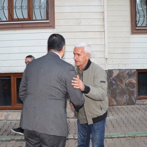 Şehit Yakınları ve Gaziler Genel Müdürümüz Sayın Muharrem KURT tarafından Şehit Tabip Teğmen Hulusi ELÇİ’ nin kıymetli ailesi ziyaret edilmiştir. Ziyarete İl Müdürümüz Abdulbari AKSOY’da eşlik etti. - fotoğraf 2