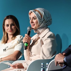 Aile ve Sosyal Hizmetler Bakanımız Göktaş, “Aile ve Çağdaş Megatrendler Konferansı”nda konuştu - fotoğraf 2