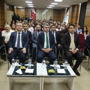 Aile ve Sosyal Hizmetler Bakan Yardımcısı Tarıkdaroğlu, Hakkari'de "Hizmet İçi Eğitim Programına" katıldı - fotoğraf 2