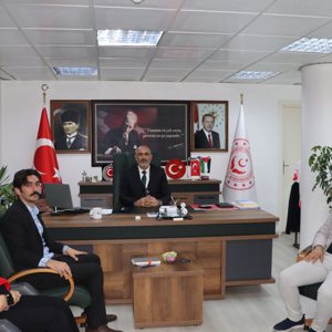 İl Müdürümüz Abdulbari AKSOY başkanlığında İl Müdür Yardımcısı Süleyman BEDİR ve Erişilebilirlik Komisyonu üyeleriyle değerlendirme toplantısı gerçekleştirildi. - fotoğraf 1