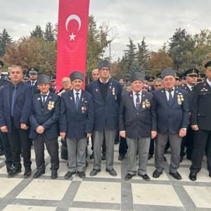 CUMHURİYETİMİZİN KURUCUSU GAZİ MUSTAFA KEMAL  ATATÜRK ÖLÜMÜNÜN 86.YILINDA DÜZENLENEN PROGRAMLA ANILDI. - fotoğraf 1