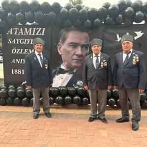 CUMHURİYETİMİZİN KURUCUSU GAZİ MUSTAFA KEMAL  ATATÜRK ÖLÜMÜNÜN 86.YILINDA DÜZENLENEN PROGRAMLA ANILDI. - fotoğraf 15