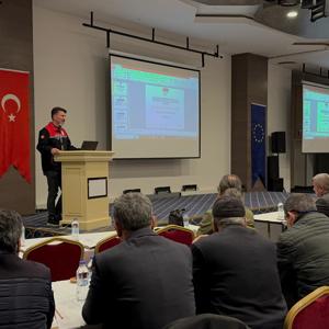 Kooperatif ortağı erkekler ile erkek Muhtar ve Din görevlilerine yönelik "Kooperatifçilik ve Kadın Erkek Eşitliği" tanıtım toplantısı gerçekleşti - fotoğraf 13