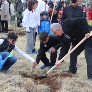 Çocuk Hakları Günü münasebetiyle İl Müdürlüğümüze ait Hatıra Ormanında gerçekleştirilen Fidan Dikim Etkinliği - fotoğraf 4