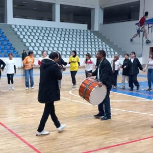 Çocuk Hakları Günü münasebetiyle İl Müdürlüğümüz tarafından çocuk hakları komitesine üye çocuklarımızla doyasıyla eğlenceli etkinlikler yapılarak güzel bir gün geçirdiler. - fotoğraf 4