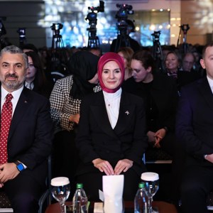 Aile ve Sosyal Hizmetler Bakanımız Göktaş "Uluslararası Yapay Zeka Çağında Medya Zirvesi"nde konuştu - fotoğraf 2