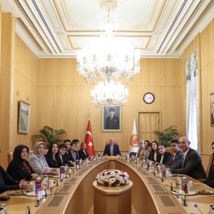 TBMM Başkanı Sayın Numan Kurtulmuş, Bakanımız Sayın Mahinur Özdemir Göktaş’ı ve çocuk temsilcileri kabul etti: - fotoğraf 1