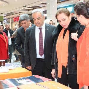 Aile ve Sosyal Hizmetler İl Müdürlüğü koordinesinde “25 Kasım Kadına Yönelik Şiddetle Mücadele Günü" dolayısı ile resim sergisi düzenlendi. - fotoğraf 2