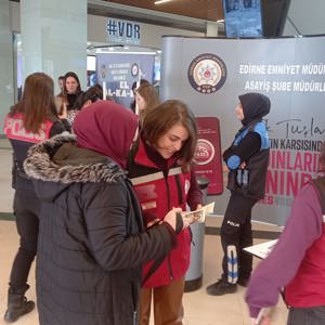 KÖPRÜLER TURUNCU IŞIKLA BOYANARAK KADINA YÖNELİK ŞİDDETE HAYIR VURGUSU YAPILDI. - fotoğraf 6