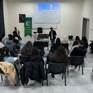 Batman Üniversitesi Güzel Sanatlar Fakültesi öğrencilerine yönelik Türkiye Bağımlılıkla Mücadele (TBM) kapsamında Madde Bağımlılığı eğitimi - fotoğraf 2