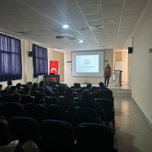 Kadına yönelik şiddet ve erken yaşta evliliğin sakıncaları konularında verilen seminerler devam ediyor. - fotoğraf 3