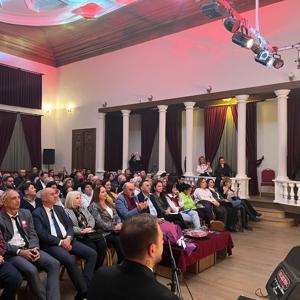 25 Kasım etkinlikleri kapsamında Rumeli Müzikleri ve Türk Müziği Topluluğunun işbirliğinde Kadına Yönelik Şiddetle Mücadelede kararlılık birlik beraberlik konseri düzenlendi. - fotoğraf 2
