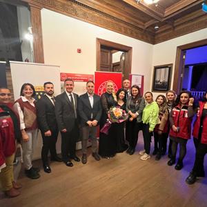 25 Kasım etkinlikleri kapsamında Rumeli Müzikleri ve Türk Müziği Topluluğunun işbirliğinde Kadına Yönelik Şiddetle Mücadelede kararlılık birlik beraberlik konseri düzenlendi. - fotoğraf 7