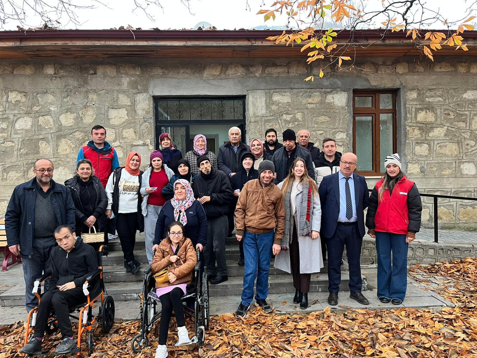 İskilip Sosyal Yardımlaşma ve Dayanışma Vakfı Engelsiz Yaşam Merkezinde “Sanat ve Spor” Etkinliği 