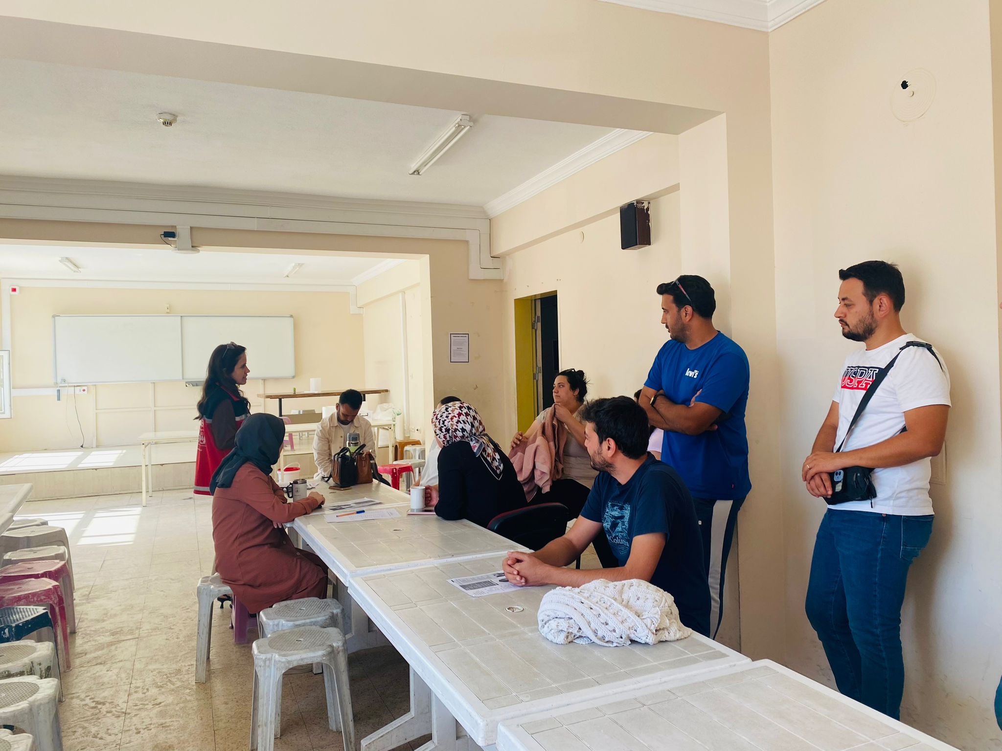 #MutSHM tarafından Çocuklar Güvende Projesi kapsamında Mut Alaçam İlkokulu ve Şehit Adem Şahin İlk/Ortaokulu ziyaret edilerek idareci ve öğretmenlere bilgilendirme ve rehberlik çalışması yapıldı.