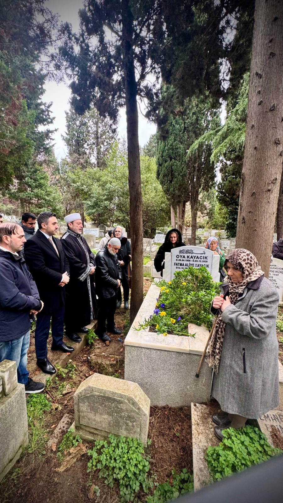 Vefatının sene-i devriyesinde Oya Kayacık mezarı başında Kur'an Tilaveti ve Dualar ile anılmıştır.