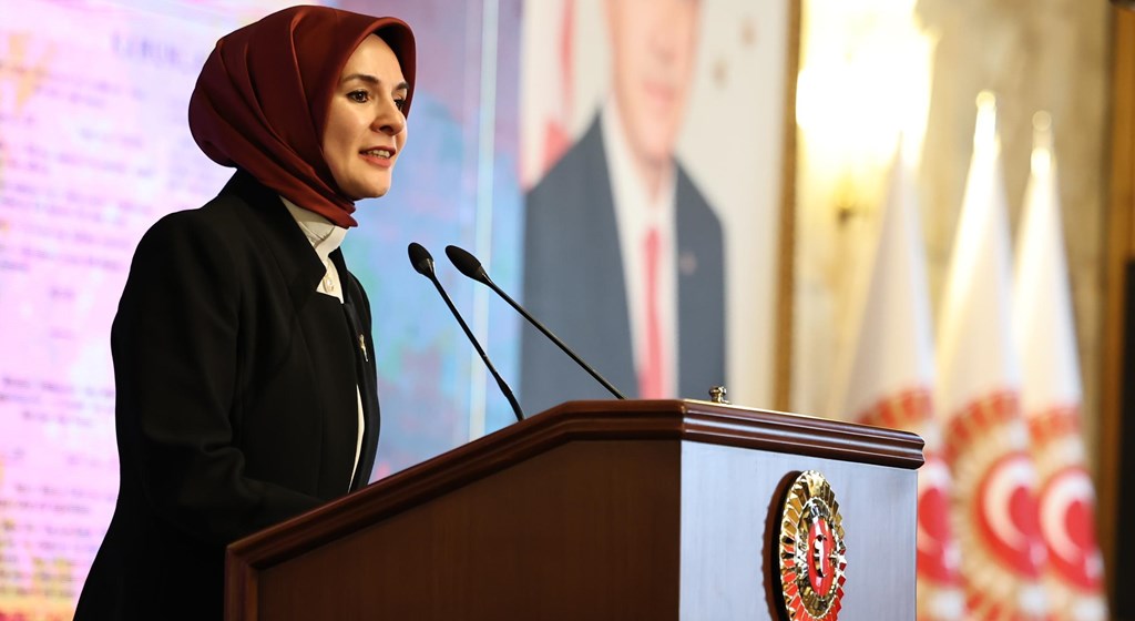 Bakanımız Göktaş, "Türk Kadınının Seçme ve Seçilme Hakkının 90. Yıl Dönümü Programı"nda konuştu