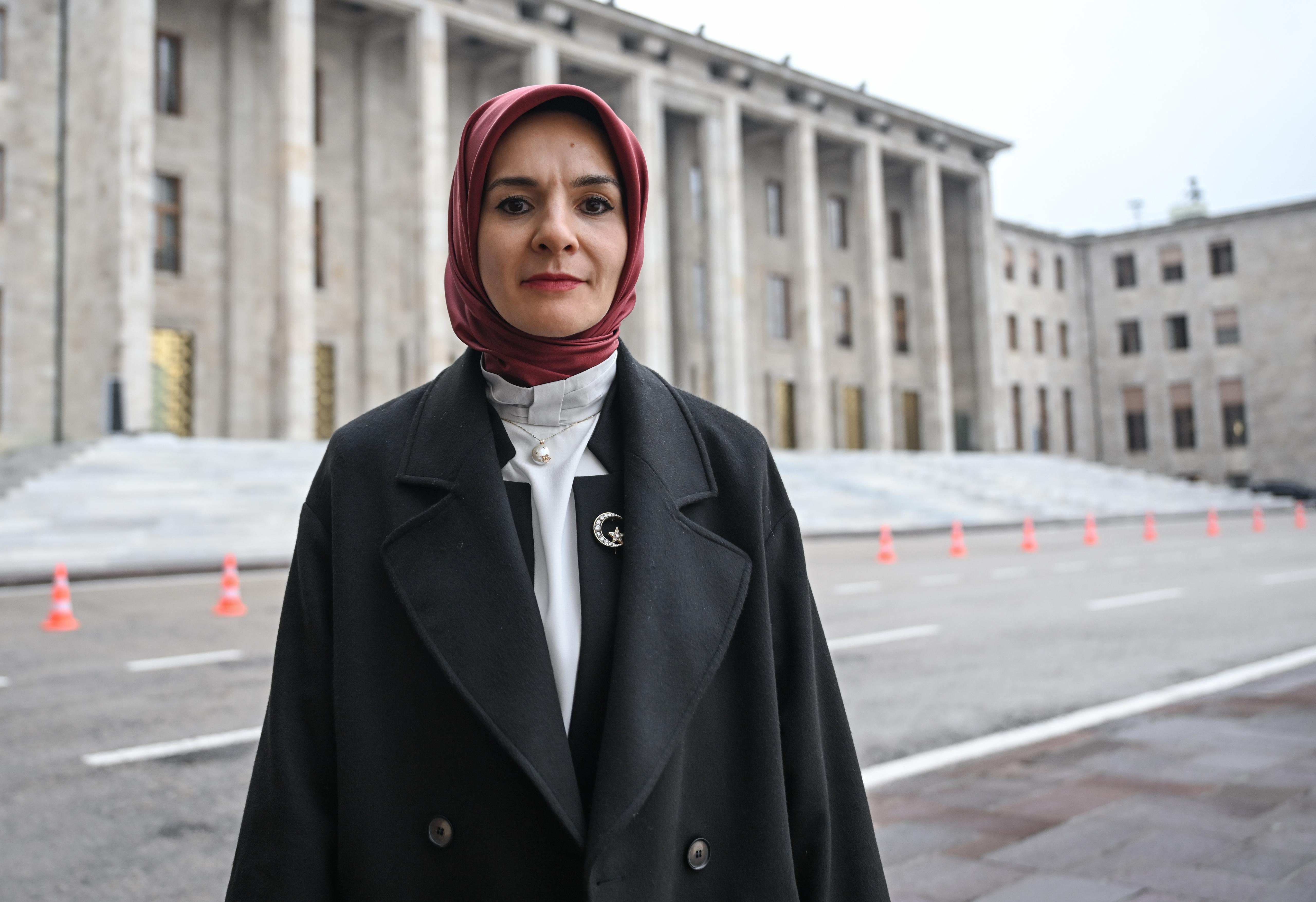 Aile ve Sosyal Hizmetler Bakanımız Göktaş'tan çocukların sosyal medya kullanımına yönelik "16 yaş" vurgusu