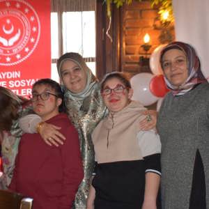 3 Aralık Dünya Engelliler Günü, Kuruluşlarımızda Kalan Engelli Cocuklarımız Doyasıya Eğlendi.  - fotoğraf 5