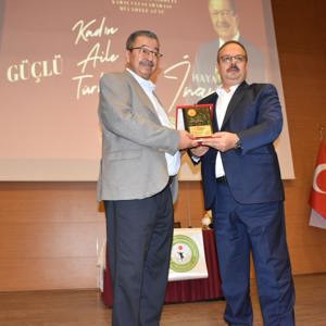 25 Kasım Kadına Yönelik Şiddetle Uluslararası Mücadele ve Dayanışma Günü Programımız Sayın Valimiz Yakup Canbolat'ın katılımı ile gerceklesti. - fotoğraf 4