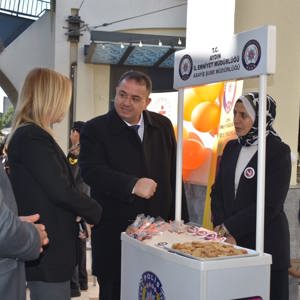 25 Kasım Kadına Yönelik Şiddetle Uluslararası Mücadele ve Dayanışma Günü Kapsamında Stand Kurduk. - fotoğraf 5