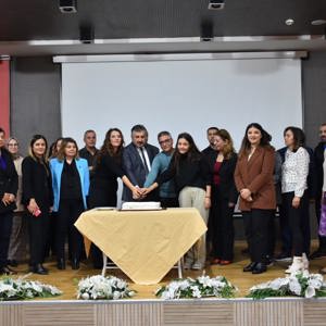 Geleceğimizi bilgi ve irfanla inşa eden tüm Öğretmenlerimizin Günü Kutlu Olsun. - fotoğraf 1