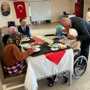 İl Müdürü Harun TOHUMCU Yaşlılarımızı ziyaret etti. - fotoğraf 7