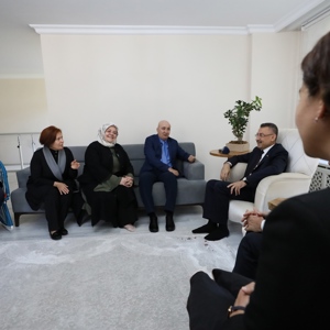Cumhurbaşkanı Yardımcısı Oktay ve Bakan Selçuk, 15 Temmuz Gazisi EGM Terörle Mücadele Daire Başkanı Turgut Aslan'a, Devlet Övünç Madalyası Takdim Etti - fotoğraf 3