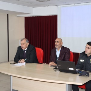 İl Müdürlüğümüze bağlı yatılı kuruluşlarımızda görev yapan nöbet amirleri , meslek elamanları ve güvenlik personellerinin katılımıyla çocuk , kadın ve diğer hizmet alanlarımıza yönelik değerlendirme toplantısı yapıldı .  - fotoğraf 1