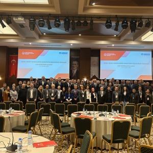 “Sosyal Hizmet Merkezlerinin Kapasitesini Güçlendirme Programı SHM Müdürleri Çalıştayı” ile “10 Afet İli Psikososyal Destek Hizmetlerinin Değerlendirilmesi Çalıştayı” Mersin’de Gerçekleştirildi - fotoğraf 4