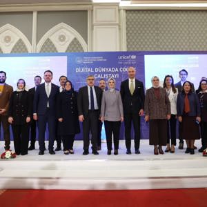 Bakanımız Sayın Mahinur Özdemir Göktaş, "Dijital Bağımlılık ve Aile Çalıştayı Rapor Sonuçları"nı paylaştı - fotoğraf 3