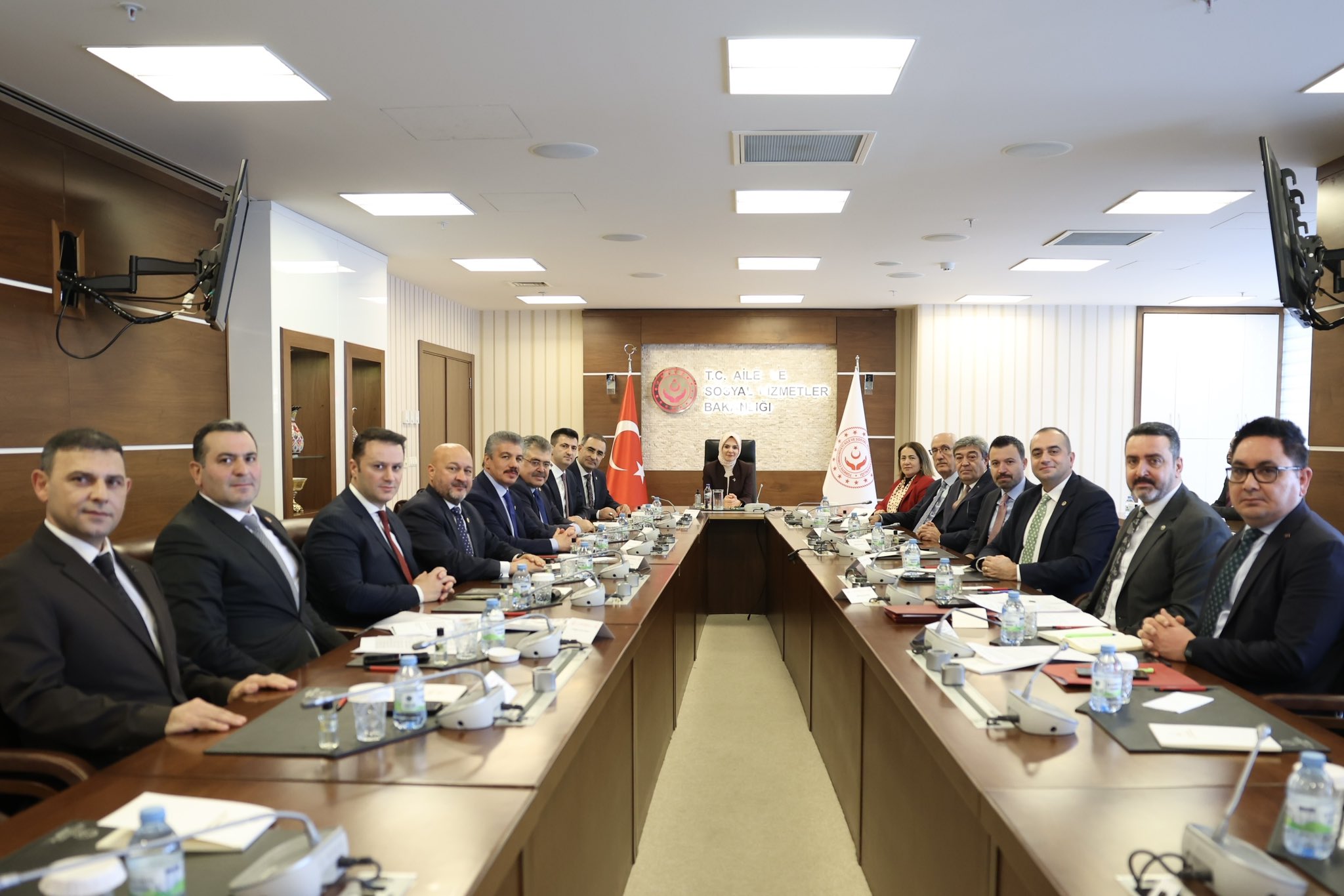Bakanımız Sayın Mahinur Özdemir Göktaş’ın başkanlığında yapılan kapsamlı toplantıda gazilerimize sunduğumuz hizmetlerle birlikte gazilerimizin talepleri değerlendirildi.