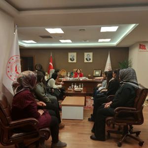 Kuruluşlarımızda Kalan Çocuklarımız Tarafından Bakan Yardımcılarımıza Ziyaret Gerçekleştirildi. - fotoğraf 2