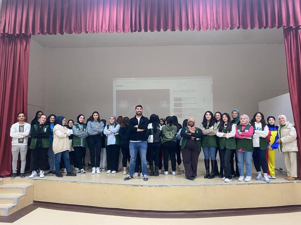 GENÇ YEŞİLAY GÖNÜLLERİNDEN ÇOCUKLARIMIZA BAĞIMLILIKLA MÜCADELE EĞİTİMİ