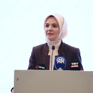 Aile ve Sosyal Hizmetler Bakanımız Göktaş, Ailenin Güçlendirilmesi ve Dinamik Nüfus Yapısı Sempozyumu'nda konuştu - fotoğraf 1