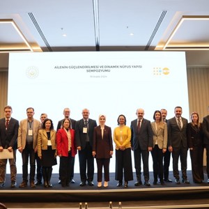 Aile ve Sosyal Hizmetler Bakanımız Göktaş, Ailenin Güçlendirilmesi ve Dinamik Nüfus Yapısı Sempozyumu'nda konuştu - fotoğraf 4