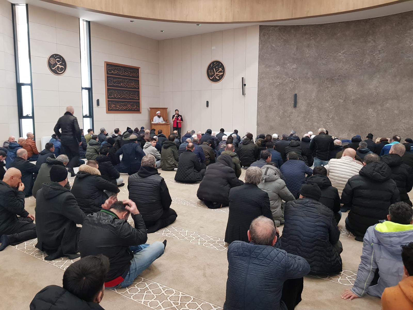 Bakanlığımızın Koruyucu ve Önleyici Hizmetleri Kapsamında Tüm İlçelerimizde Vatandaşlarımıza Yönelik Cuma Namazı Öncesi Camilerimizde Seminerlerimiz Devam Etmektedir.