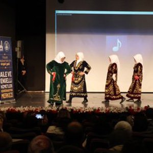 Engelleri Birlikte Aşıyoruz: Tekerlekli Sandalye Dağıtımı ve Performans Gösterisi - fotoğraf 3