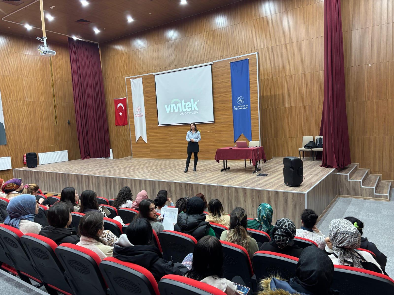İl Müdürlüğümüze Bağlı Sosyal Hizmet Merkezlerimiz Tarafından Üniversitelerde Öğrenim Gören ve KYK Yurtlarında Kalan Öğrencilere Yönelik Eğitimlerimiz Düzenli Olarak Devam Ediyor.
